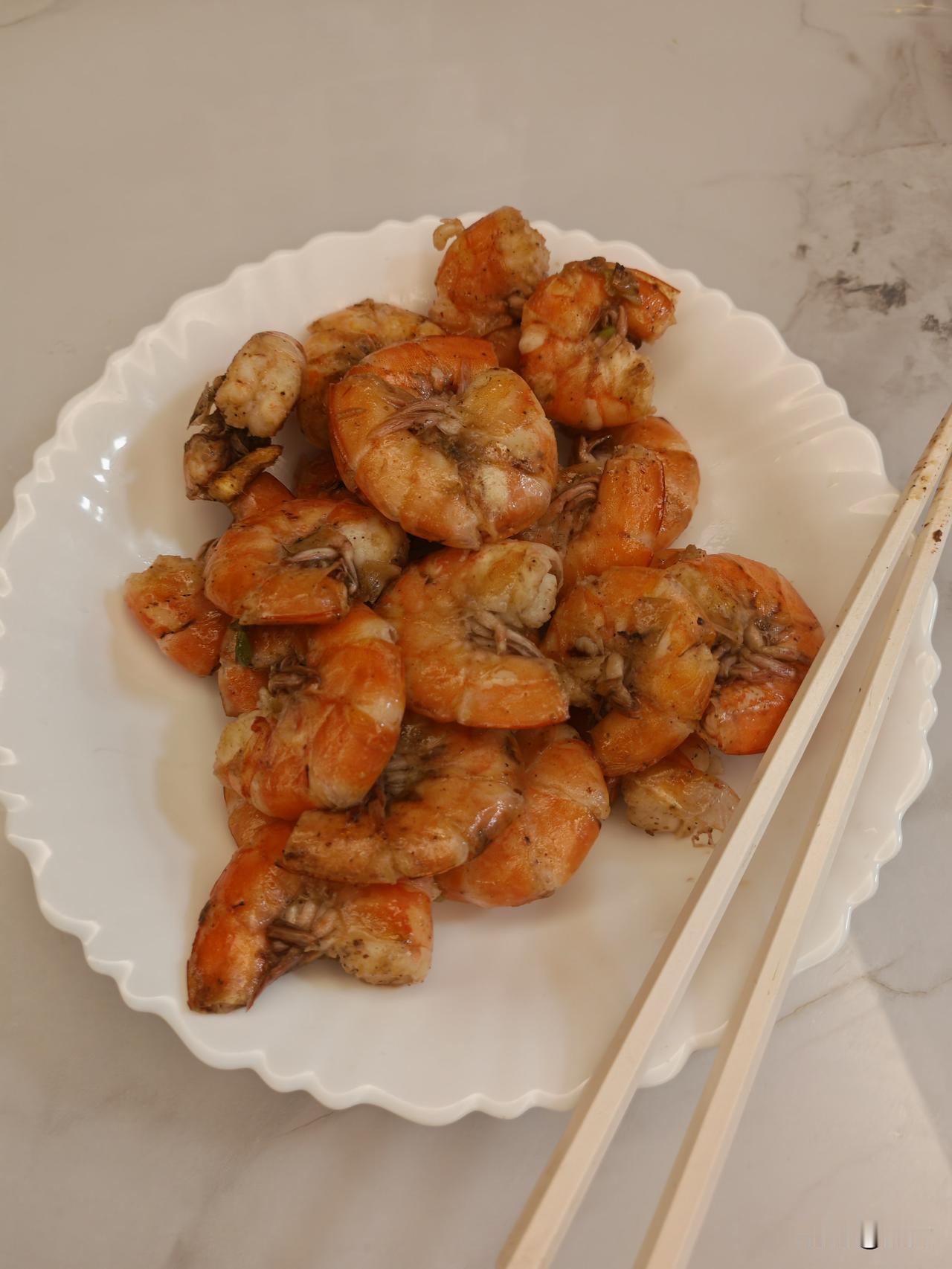 物业公司将业主告上法院，原因是业主从入住到现在，差不多七八年了，没有交过一分钱