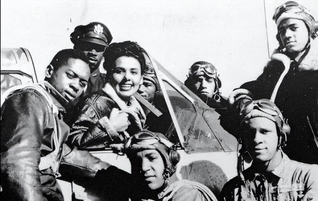 1974年，非洲某国总统儿子，来中国学开战机，可就在他飞行时，战机发动机突然在空
