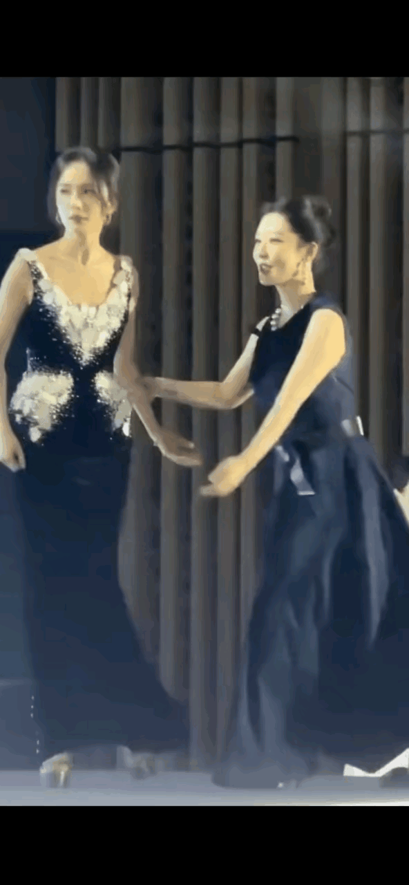 网友说85花里杨幂是最废的一个白玉兰今年其实已经在反思要给青年演员（流量）一个奖