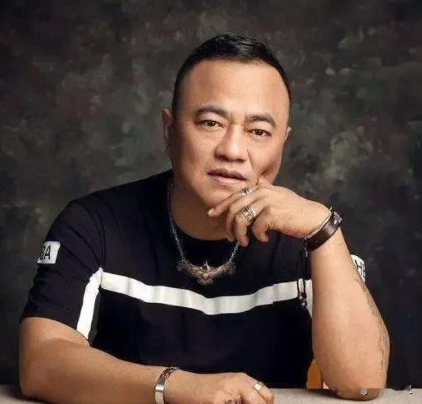 传闻，2004年，刘老根大舞台选址吉林长春，动工开建时，当地势力找茬说：“我允许