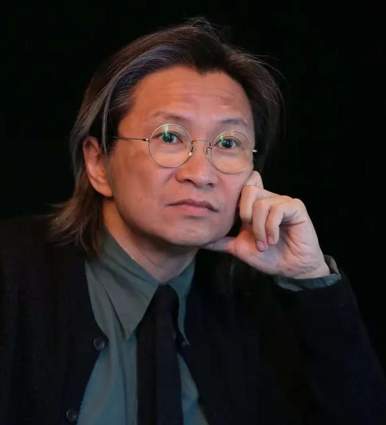 《酱园弄》上部开分5.9不查不知道，一查才知道评分之所以这么低跟一个人有着密