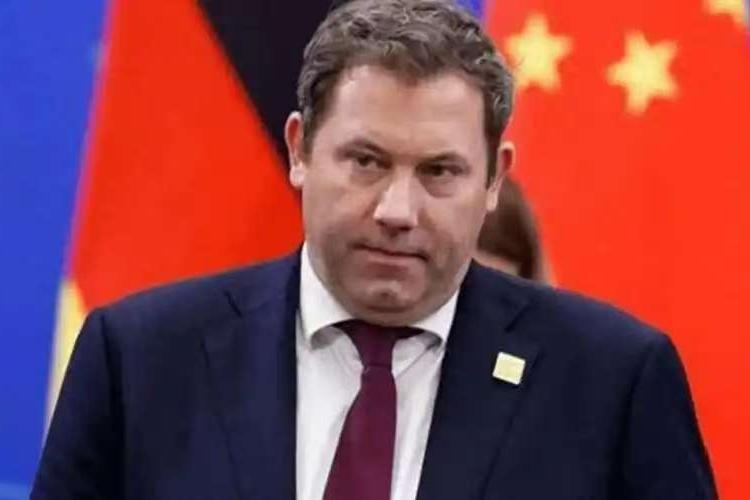 11月22日，香港《卫报》发文:“德国财长克林拜尔结束访华行程，此次默茨政府上台