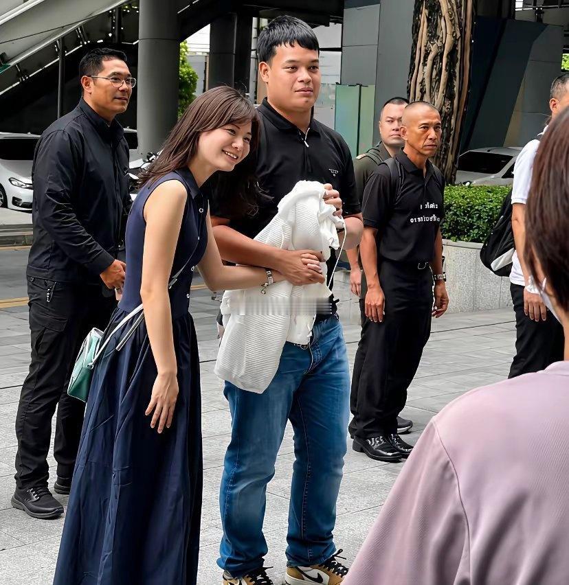 不知道大家发现没有亚洲两个王室的王子最近刷到突然都恢复了神智，都不傻了​​
