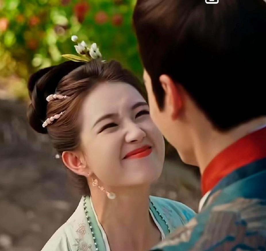 昨晚熬夜看完了郭宇欣新剧《状元郎》。剧组把全部的心思都花在了郭宇欣她们那些让人