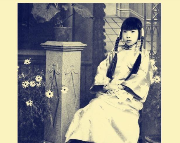 有一天，军阀杨森喝醉了酒，他将干女儿曾桂枝当成了自己的三姨太，想要和她发生关系，