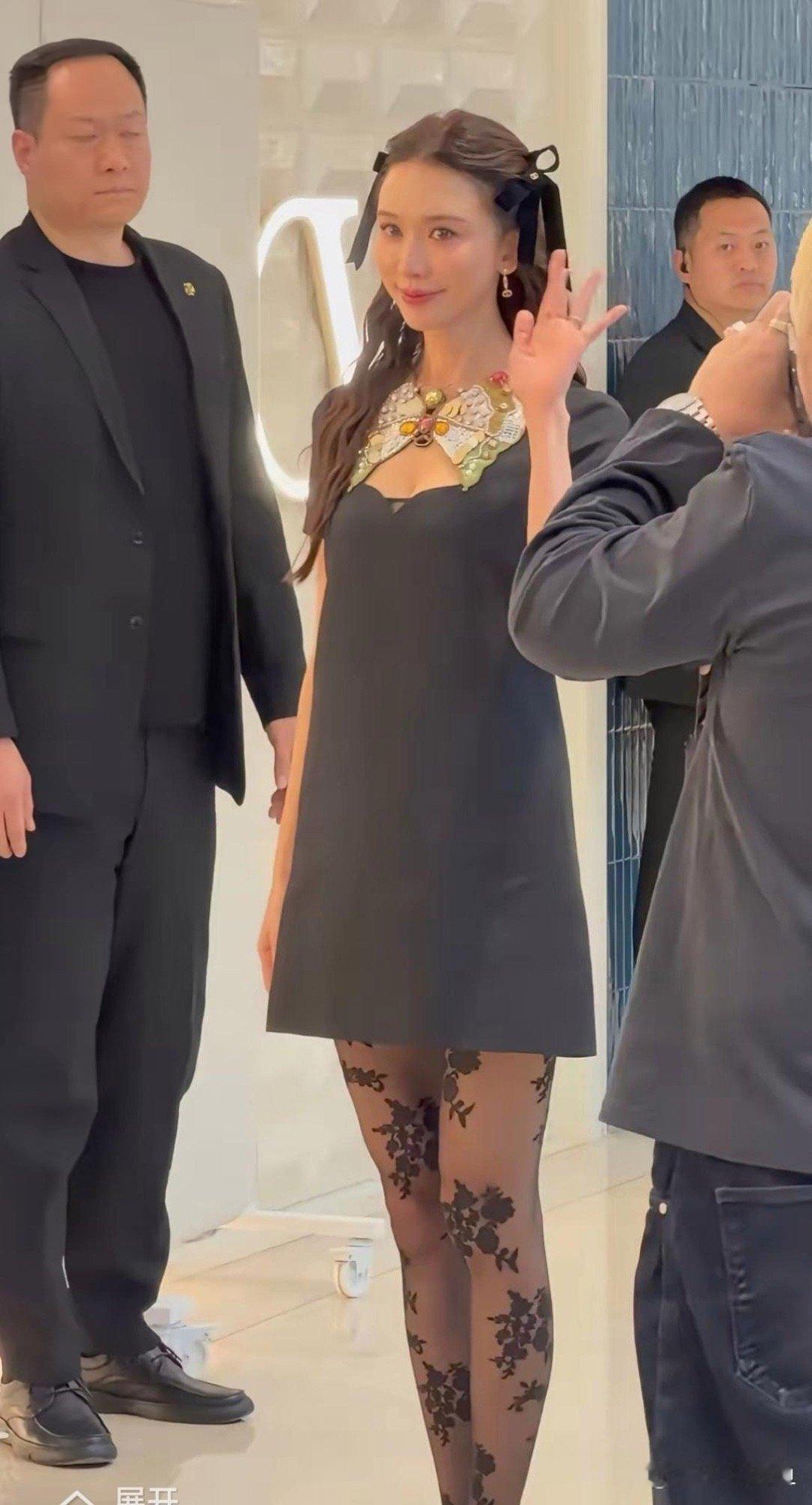 林志玲现身上海活动，这变化也太大了吧！差点没认出来