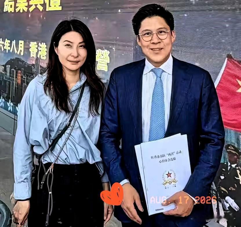 霍启刚，骄傲发文。8月16号晚8点半，霍启刚发了条长文，分享13岁儿子参加完香港