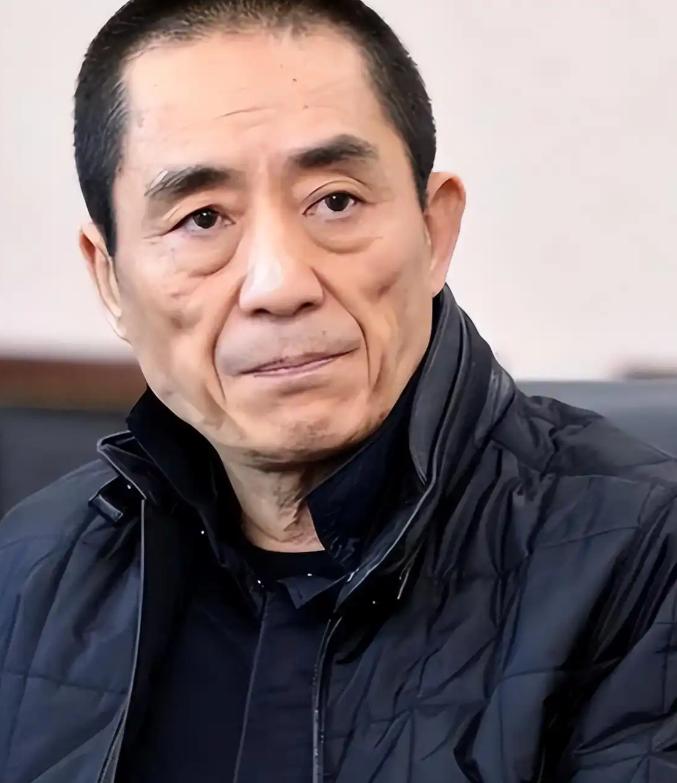 76岁张艺谋，悲痛发文！8月10日，对于导演张艺谋来说，是悲痛的一天。他的老朋