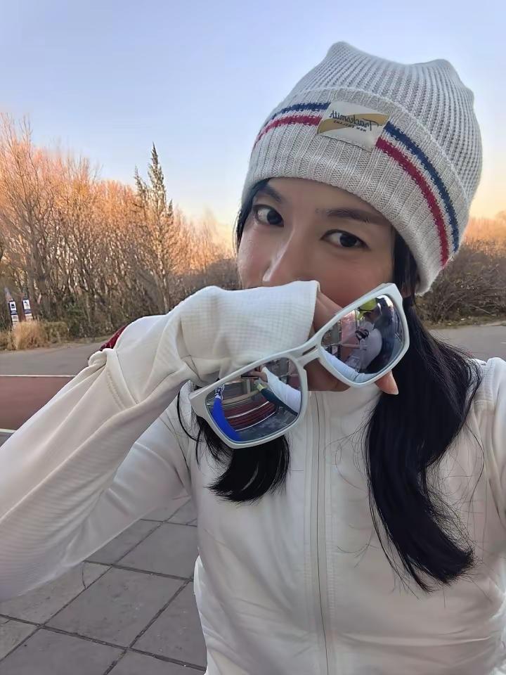 晨跑真快乐🏃。允许自己偶尔不自律，但不允许自己放弃美好，管它几公里...