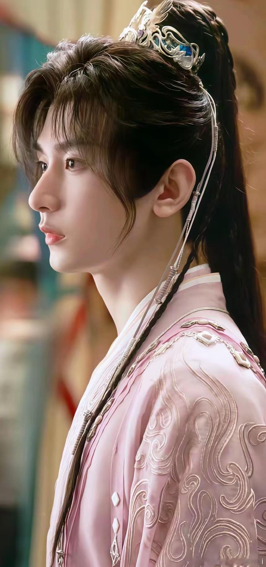成毅沉迷下象棋宣传位来了，这么美的赴山海里的萧秋水，谁没看我都会伤心