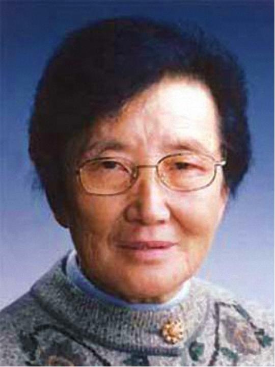 1955年，武汉1女大学生放弃城市工作，连夜出逃奔赴新疆。母亲气得生了大病，父亲