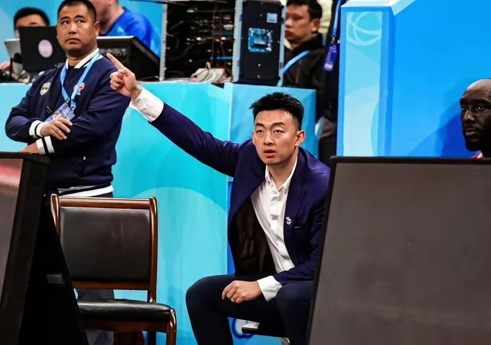 以前各俱乐部是抢球员，抢主教练，没想到现在连总经理都开始抢了？根据北京媒体人爆料