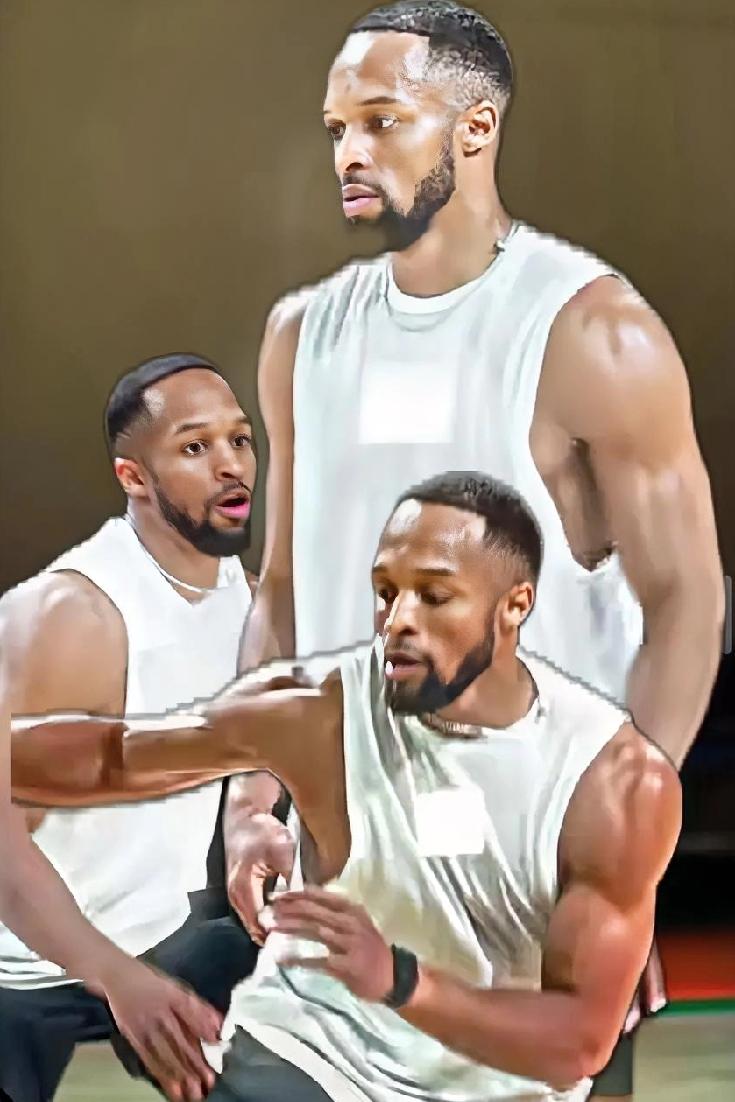 看到布朗来到辽篮那认真训练的劲儿！和他那一身的腱子肉以及瞅着这哥们挺透溜！说实话