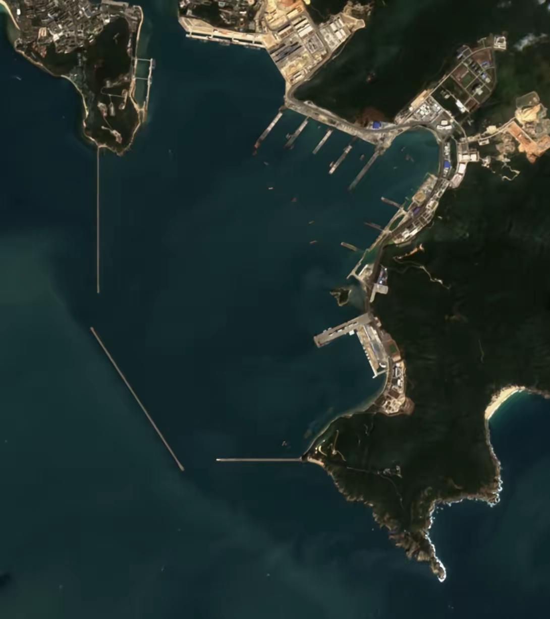 中国三艘航母全部出海部署！中国海军这波操作太提气了！辽宁舰、山东舰带着多艘0