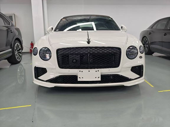 宾利飞驰V8Speed极致版白/黑白295万
