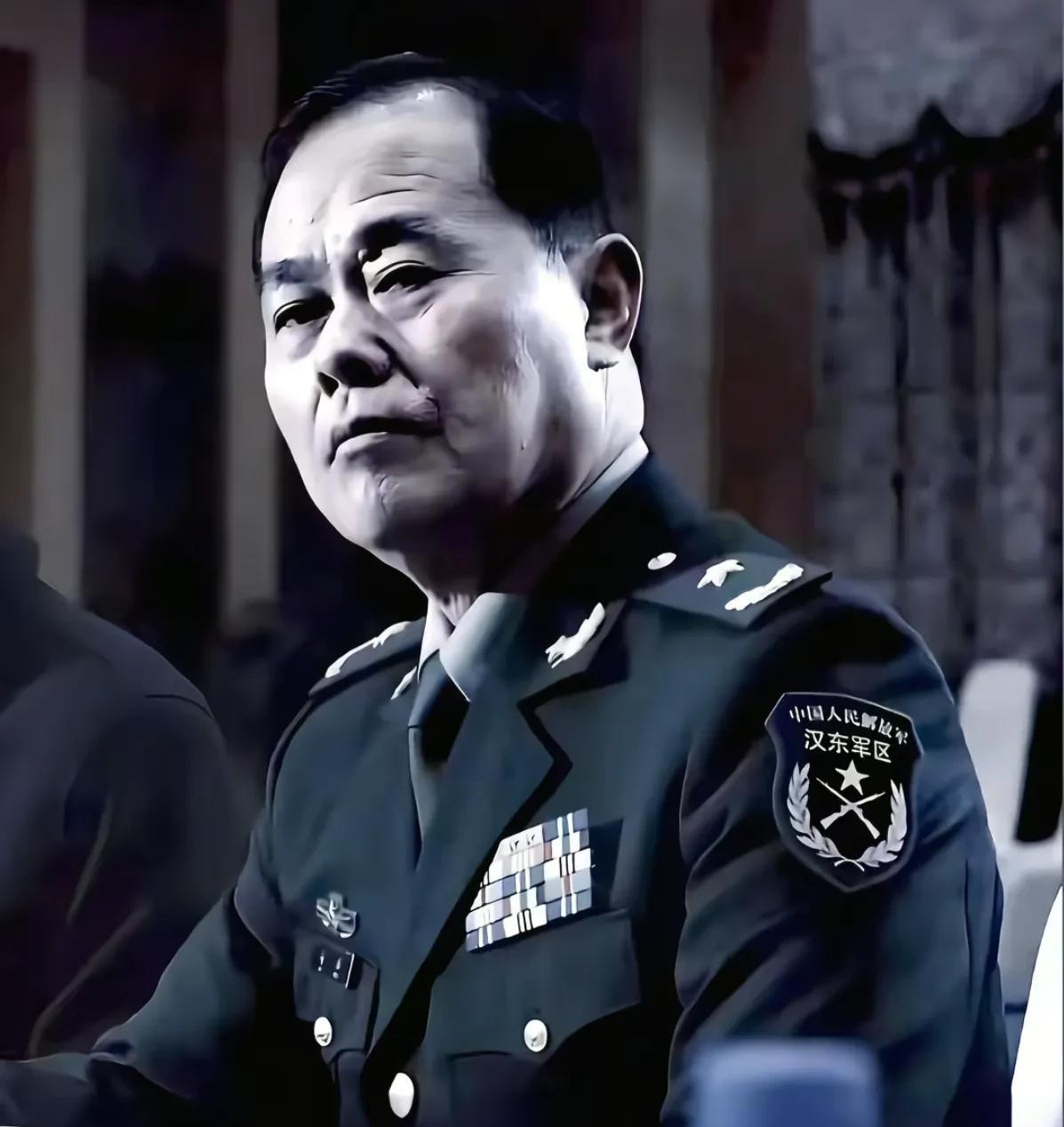 全场除了高育良，唯一没有嘲笑祁同伟的，就是这位戎装常委。一来他知道身中三枪意味