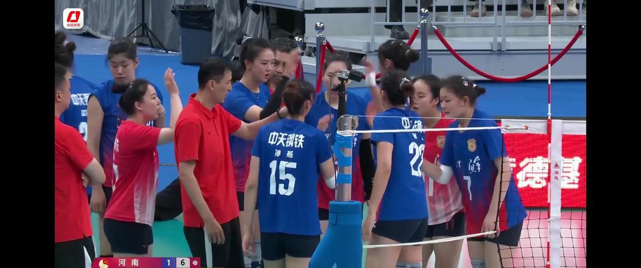 女排全锦赛下午1点同时进行两场比赛，江苏女排3-1(25-1325-1819