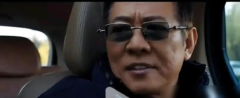 票房狂飙13亿，主创团队一分钱没拿。你以为是庆功酒，背后全是辛酸泪。就因为