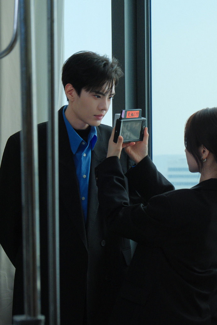 毕雯珺杀青发文毕雯珺裴川你一定会拥有奔流不息的爱意毕雯珺杀青发文，毕雯珺裴川