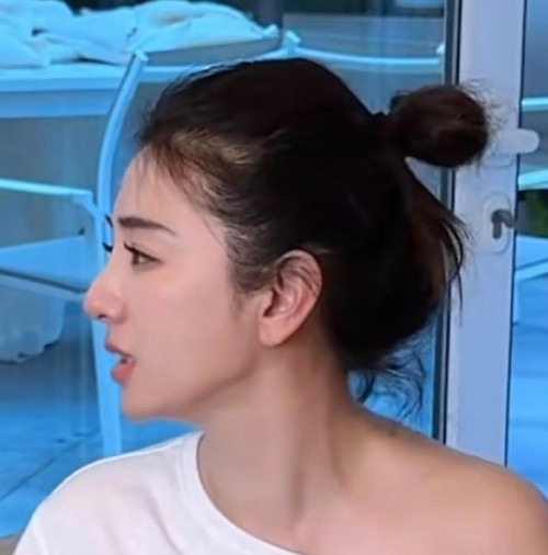 黄奕女儿想出道当练习生，你们看好吗？反正我提议还不如让黄奕本人去，毕竟明星就是明
