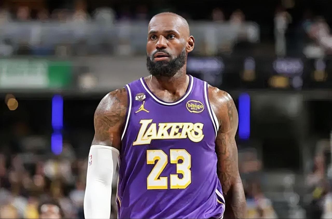 虽败犹荣🏀，湖人128-134不敌独行侠，这3位球员虽输球但表现很给力！1. 