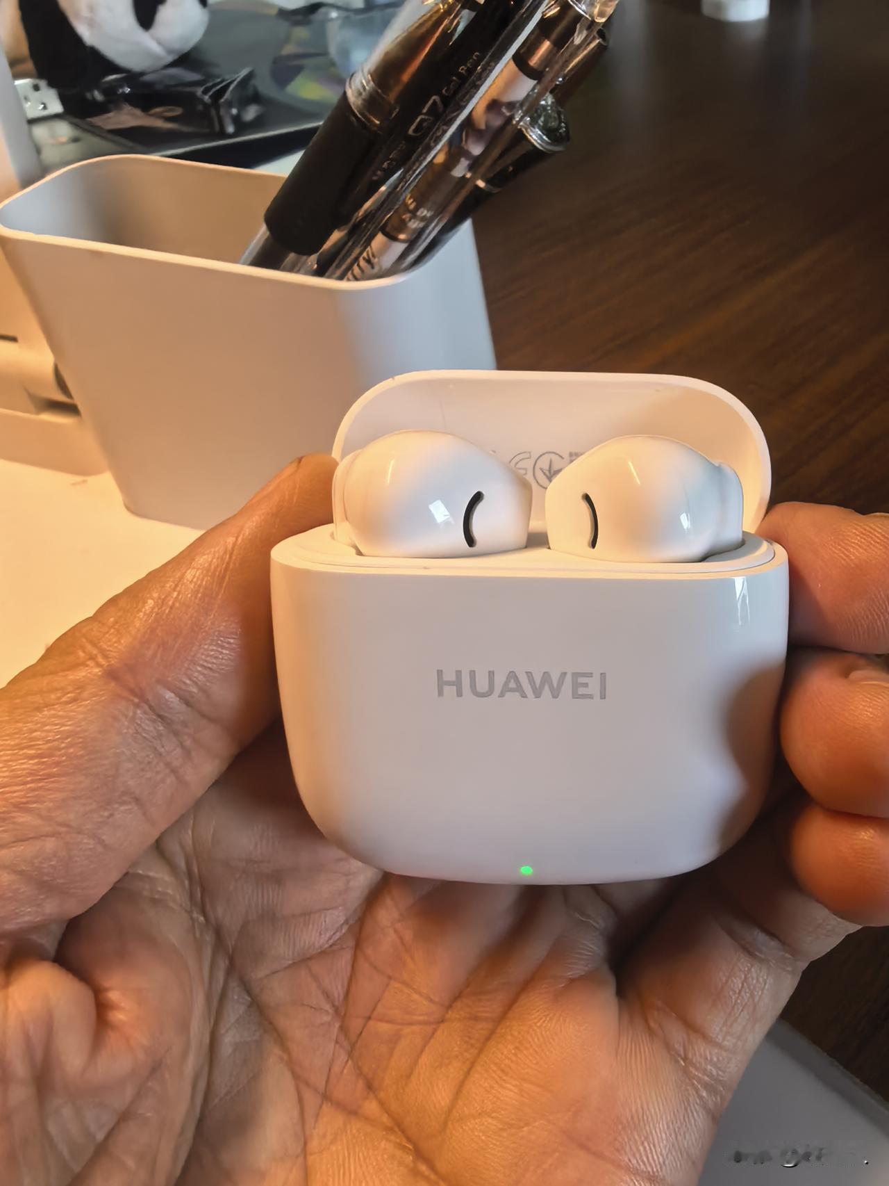 现在才发现华为耳机freebudsse2几十块钱真的跟一千多元的耳机音质没