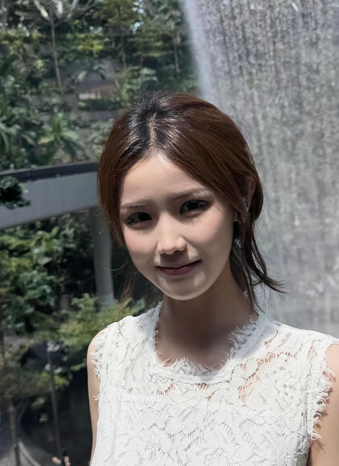 谁懂我真的很喜欢这种全包裹式眉弓大脑还没意识到美不美的时候就已经感觉到扑面而