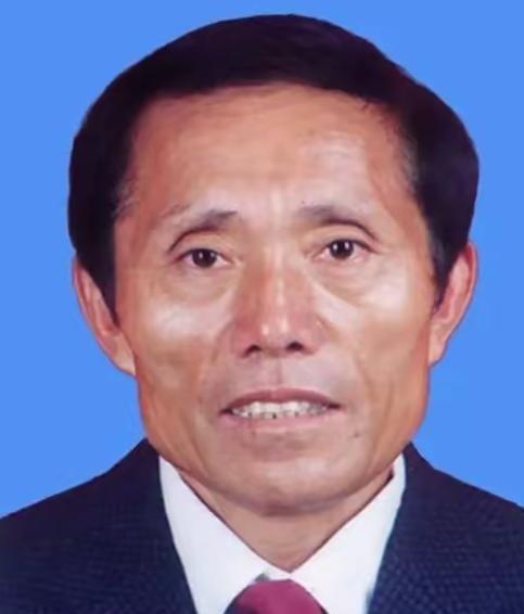 1991年，村官李连成一上任就为村里办了三件事：第一件事将自家价值200多万元的