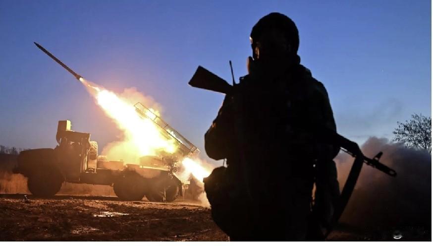 美军事顾问首次承认！乌克兰一年内必失顿巴斯，生死存亡战已打响上周，美国军事