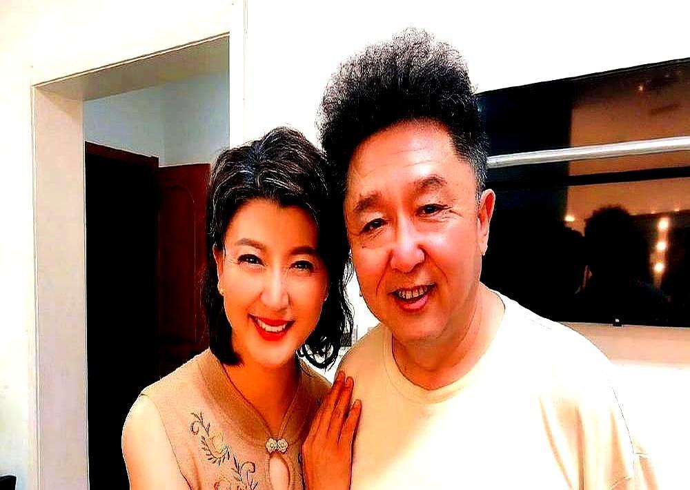 于谦这人，太清醒了。郭德纲要把德云社的股份给他，他死活不要。给了三次，拒了