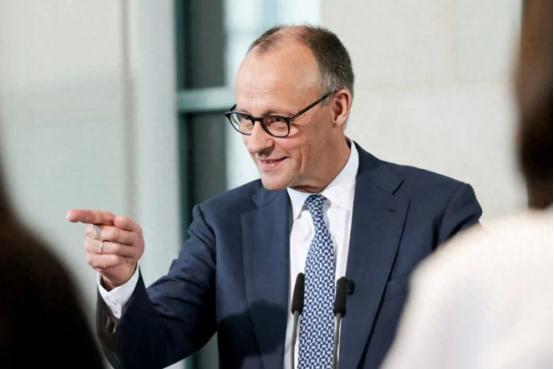 默茨公开表示：（美国）整个国家正遭受伊朗领导层的羞辱。 当地时间4月27日，