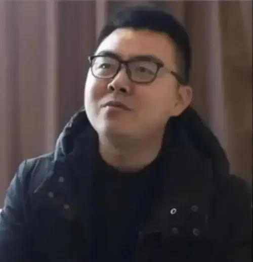 想不明白，郭威到底是一个怎样的人呢，他看上去挺正直、挺憨厚的，毕竟身上流着军人的