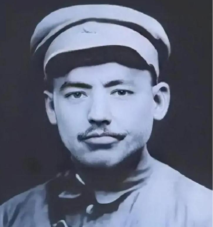 1937年河西走廊，马家军旅长马禄抓了红三十军参谋长黄鹄显，按理说，这可是升官发
