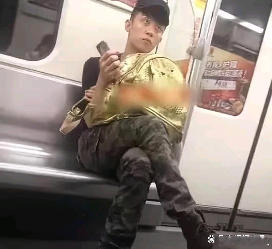 黄景瑜刚出道的时候。