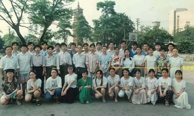 【来自投稿】邱庆枫，女，1980年11月22日出生于四川省绵竹市，独生女，家境贫