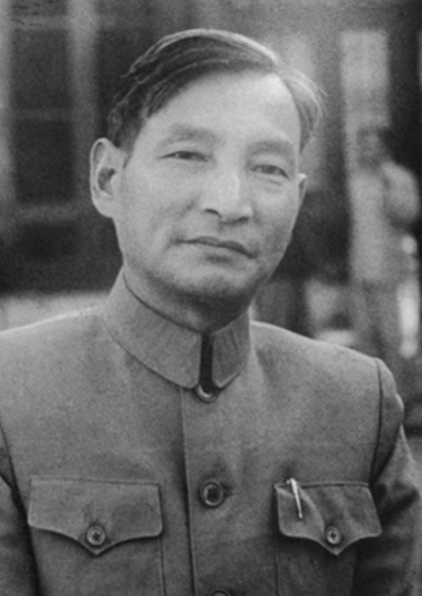1947年，一敌军少校被我军俘虏，连长刚想审他。怎料，这名少校竟从容地说：“同志