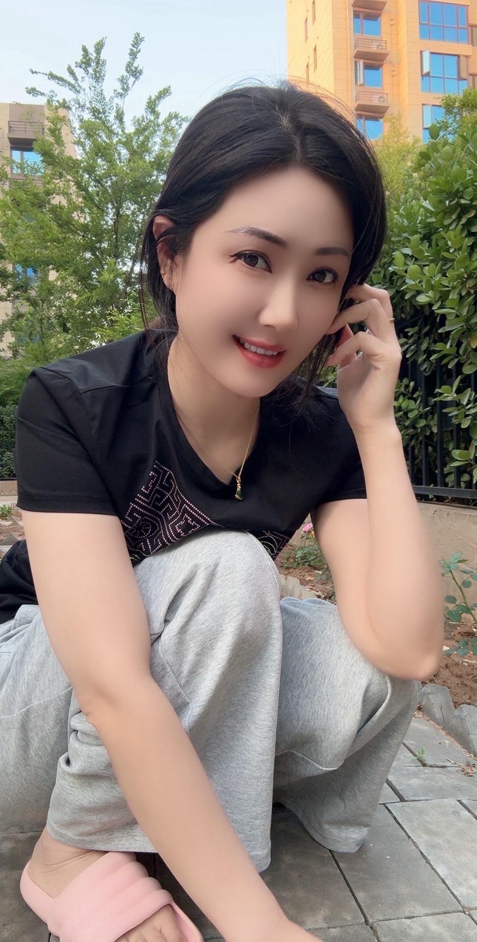 御姐 耐看型 女人味