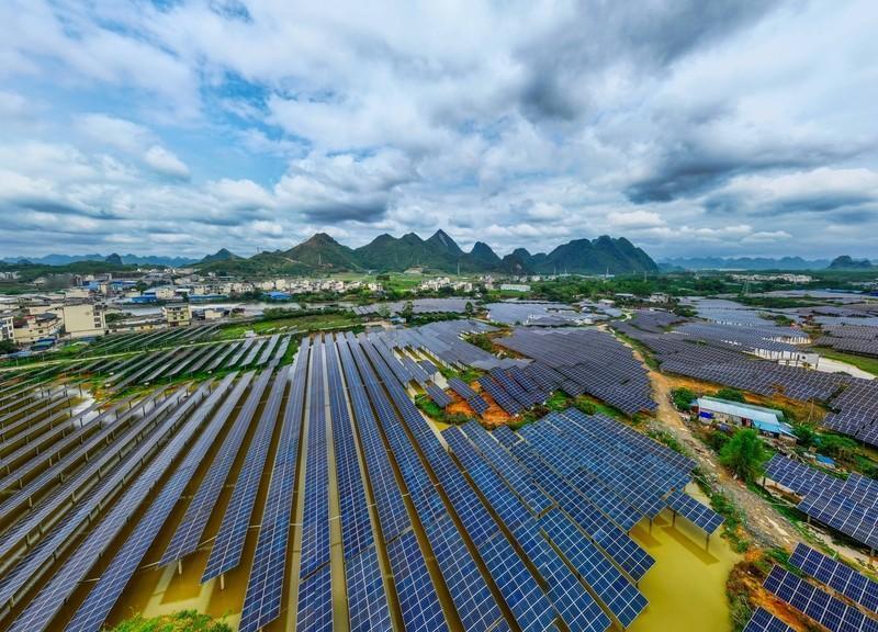 美国打仗，中国捡大便宜？议员急了：各国都往中国跑4月19日，美国政客新闻网发