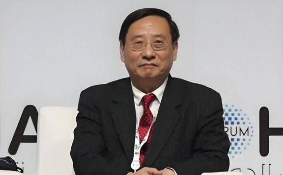 美国副总统去曾暗示中国，如果不接受关税就考虑战争，谁料音未落，中国高志凯教授