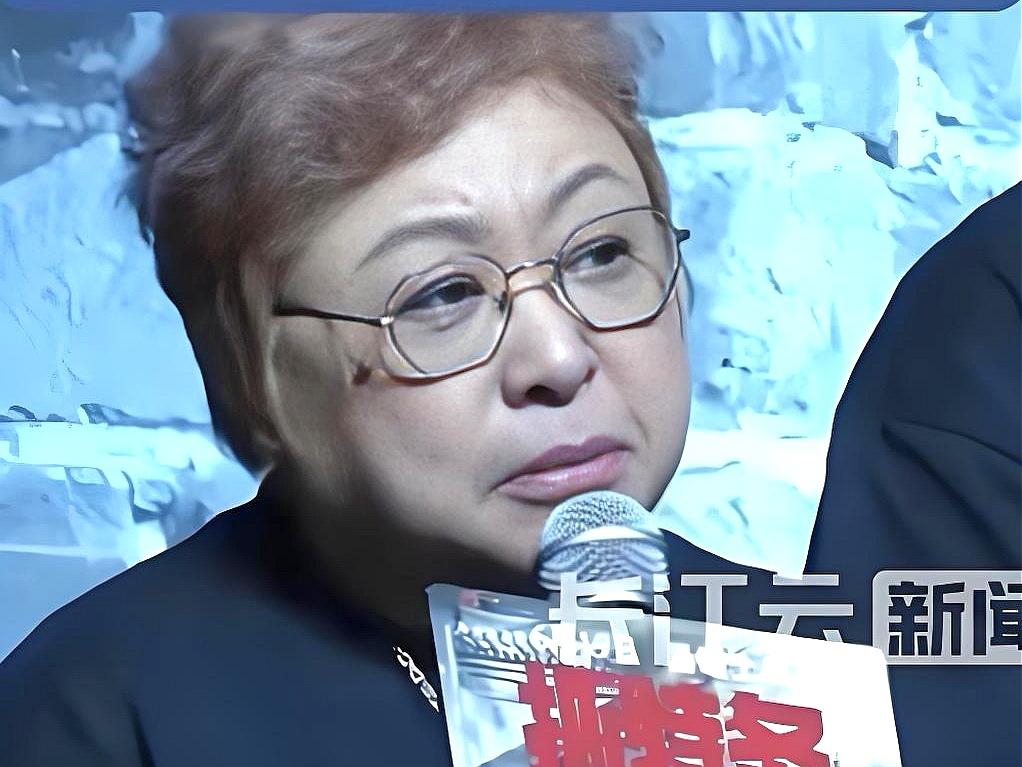 韩红“走面儿”这事儿，越长越不对劲儿，感觉被人诱导坑了。首先韩红一个电影音乐制