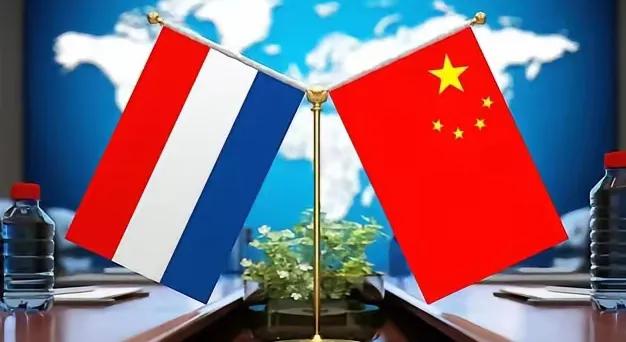 12月1日零时,中国对荷兰稀土出口管控新规正式生效。这场被业内称为“稀土锁喉”的