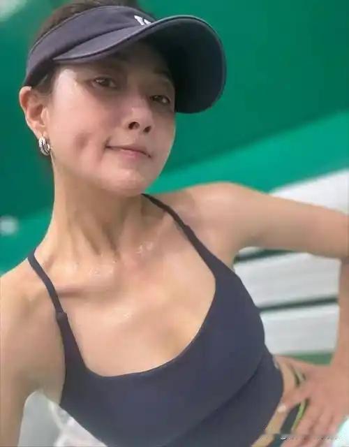 健身的殷桃看着不像46岁，太美了