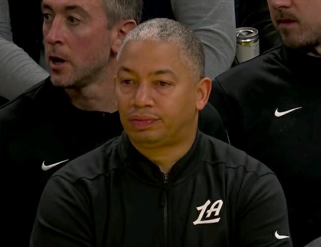 没有对比就没有伤害！！！快船送走的4人：鲍威尔：24.6分3.8篮板2.4