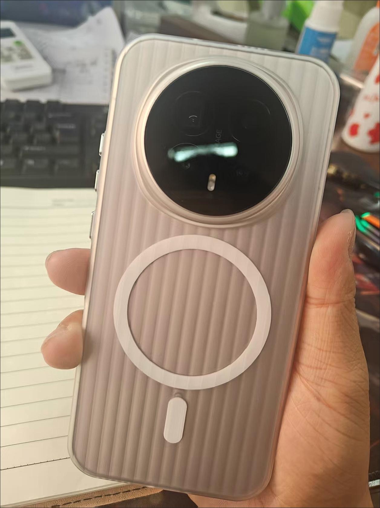 荣耀Magic8系列又双叒更新啦！昨晚回家发现有个1百多兆的推送，主打一个优化系