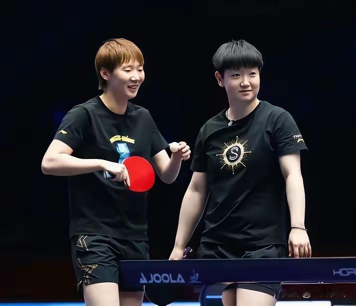 中国乒乓女团还是超级棒的！今晚她们战胜了日本女团，荣获了名古屋亚运会的冠军！