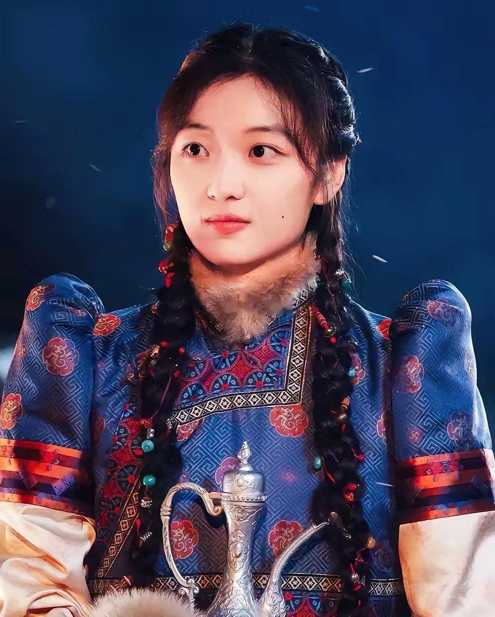 我现在有点好奇，是不是全网都知道了，今晚28岁的顶流女演员孙千，迎来了新剧《大生