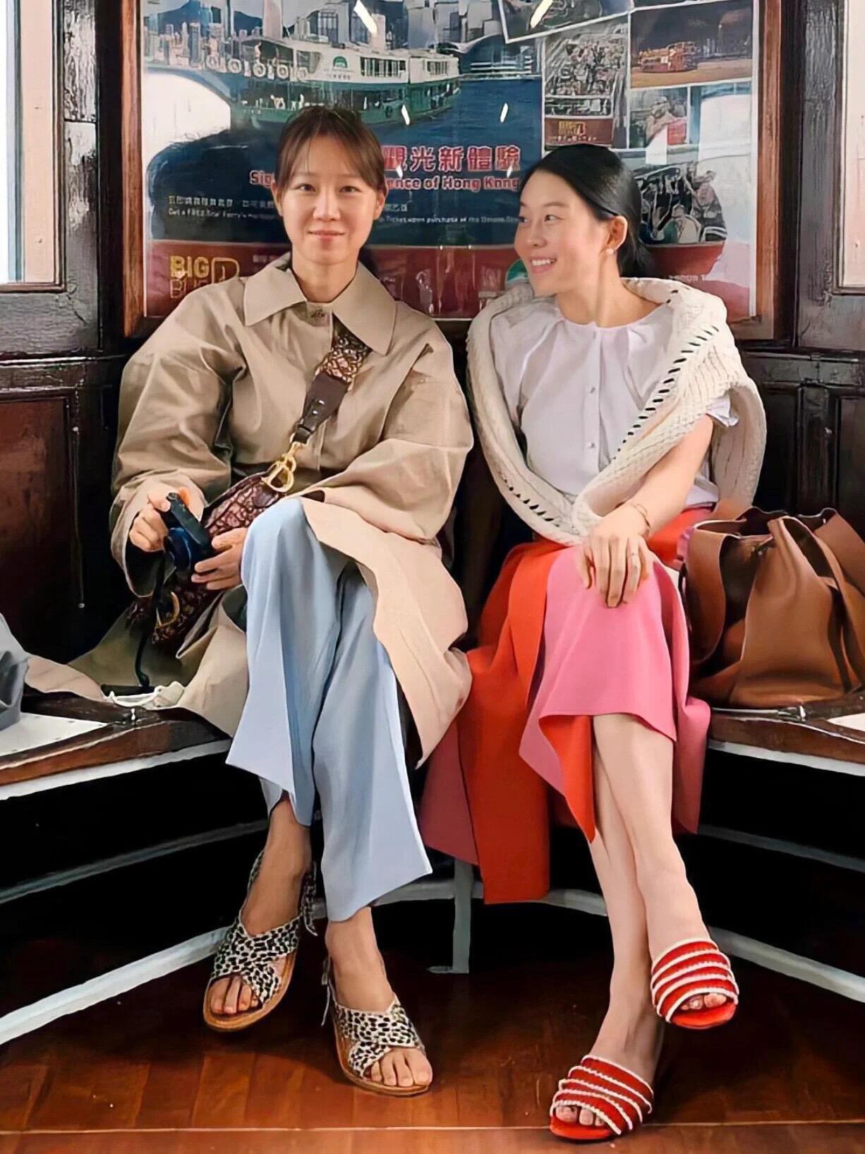 孔孝真私服也太好看了吧！她的穿搭从不追逐浮夸的潮流，擅长利用松弛的版型与舒服的