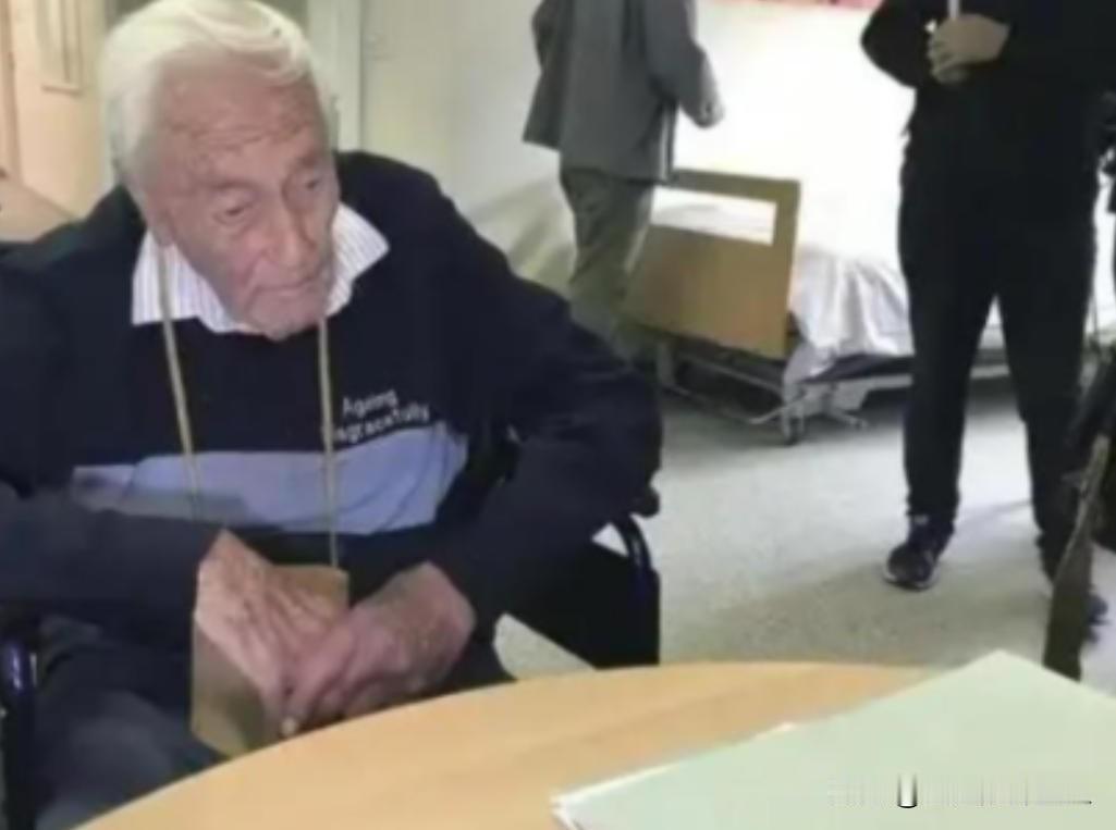 2018年，澳大利亚一位104岁的科学家，前往瑞士接受安乐死，当药物注射到他的体