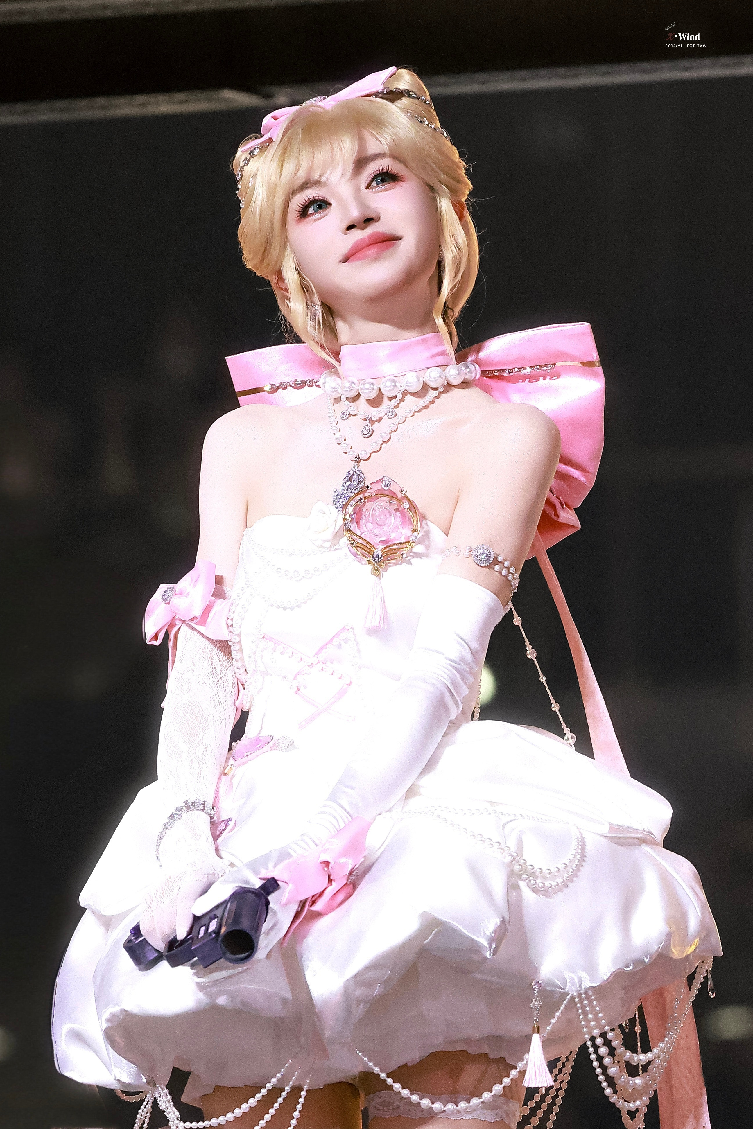 田曦薇向我扔来一捧花田曦薇刺激之夜饭拍📷​​​