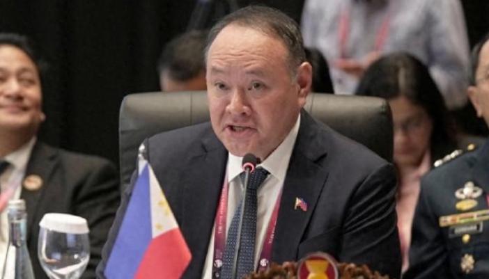 笑不活了！菲律宾又在南海跳脚放狠话，直接对着中国叫嚣：“如果中国还在黄岩岛附近驻